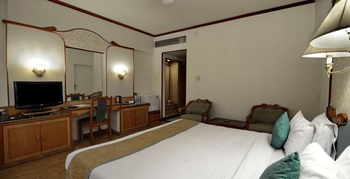 The President Hotel Shivajinagar Pune Exterior photo