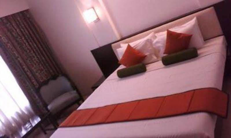 The President Hotel Shivajinagar Pune Exterior photo