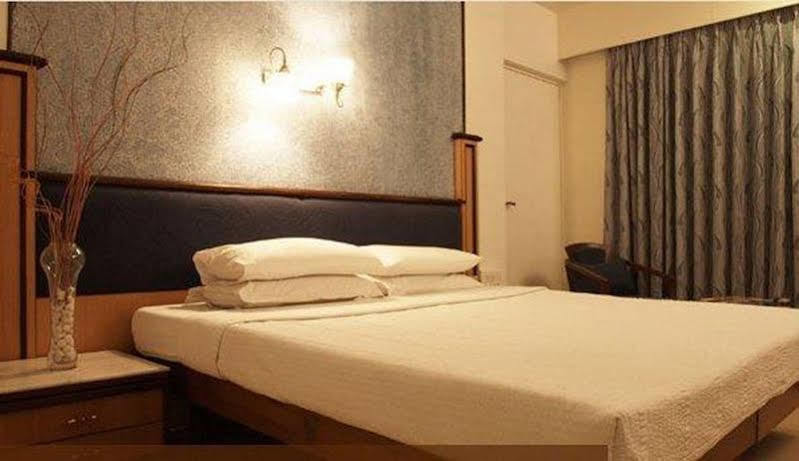 The President Hotel Shivajinagar Pune Exterior photo
